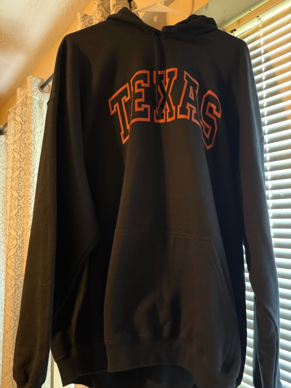 Texas Longhorns Gildan Black Hoodie with White Tag Detail